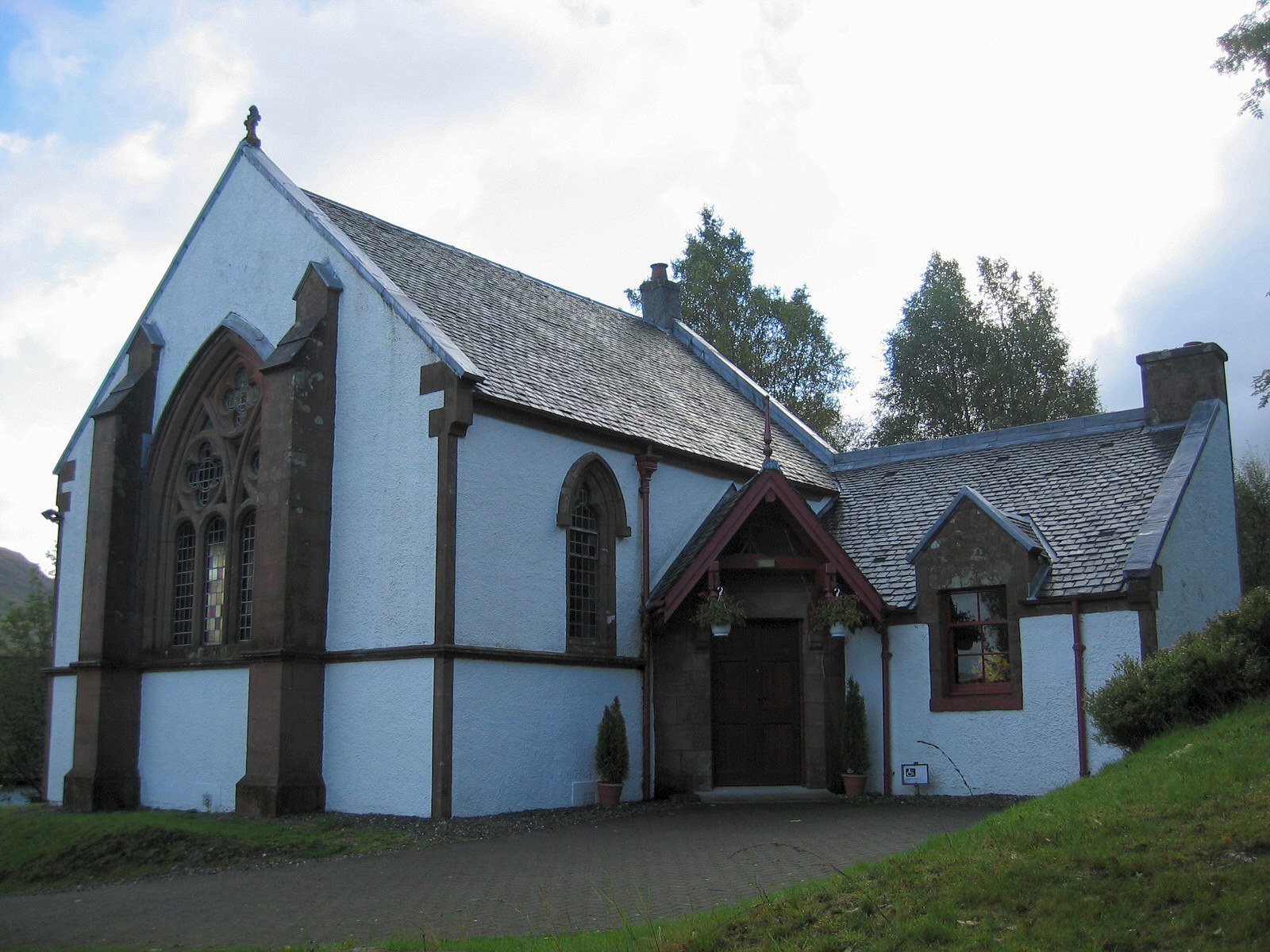 Crianlarich_church