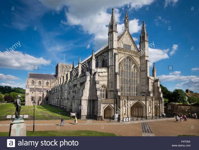 winchester-cathedral-in-winchester-hampshire-uk-P4T05A